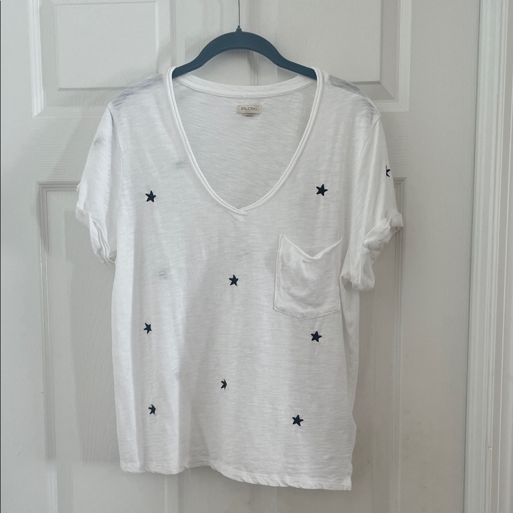 The Quinn V-Neck Tee by Pilcro - Picture 4 of 16